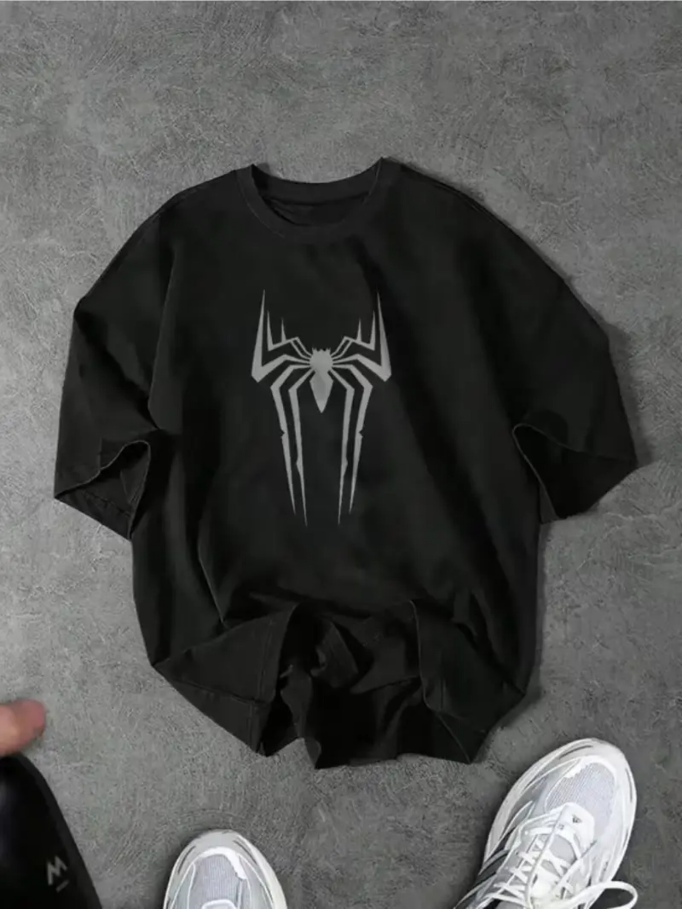 スパイダープリントのメンズ半袖シャツは夏の必需品です。 男性 - Summer Clothing Must Haves のレビューと価格